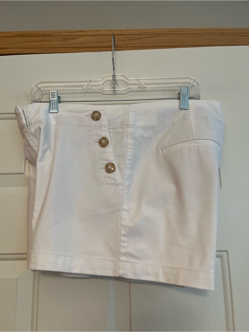 Women’s Loft nautical flat front ivory cotton blend high rise shorts. Size 6 - Picture 6 of 14